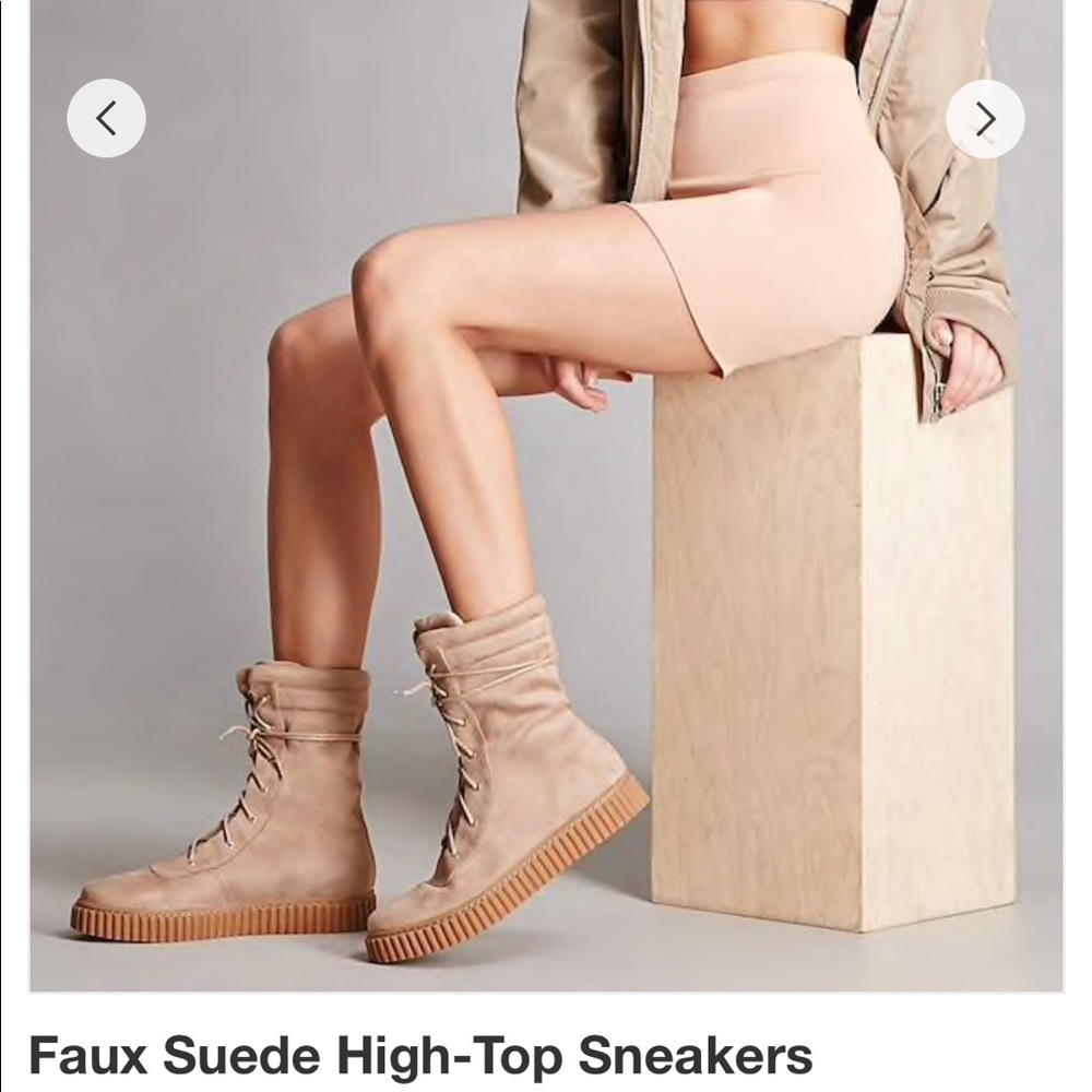 Sneaker boots